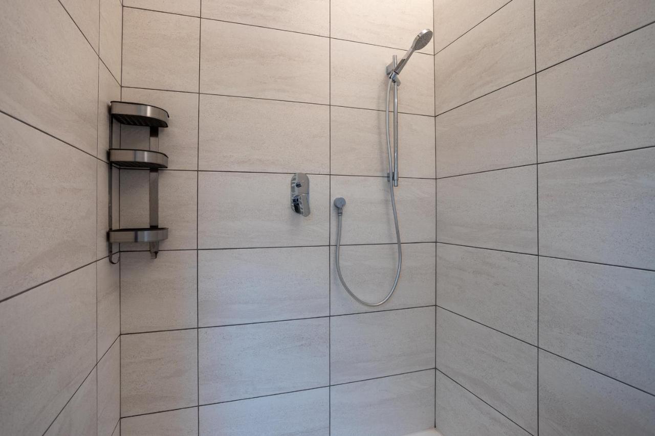 City Centre Apartment - 10 Minutes To Duomo - Free Wifi E Netflix 밀라노 외부 사진