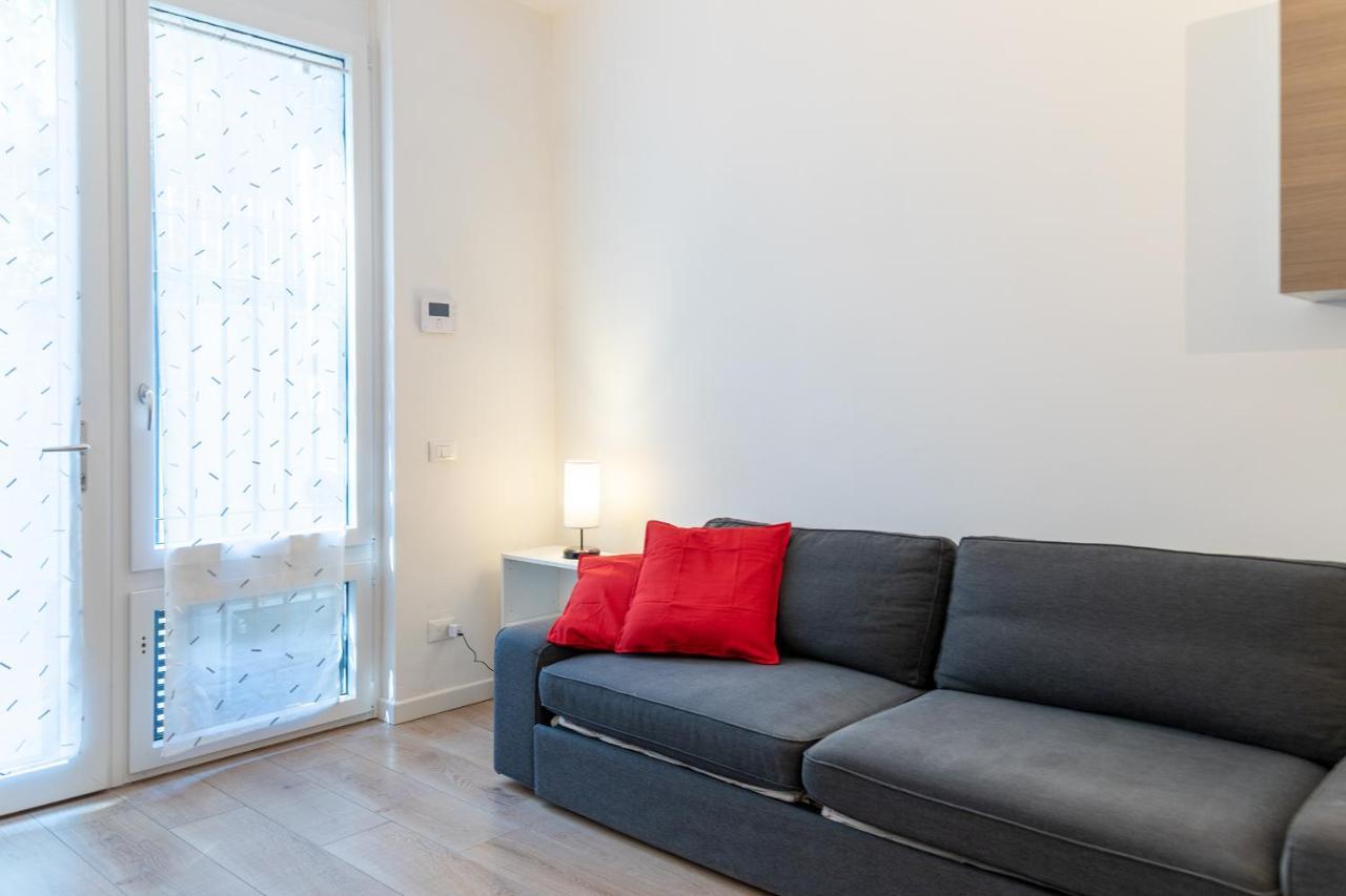 City Centre Apartment - 10 Minutes To Duomo - Free Wifi E Netflix 밀라노 외부 사진